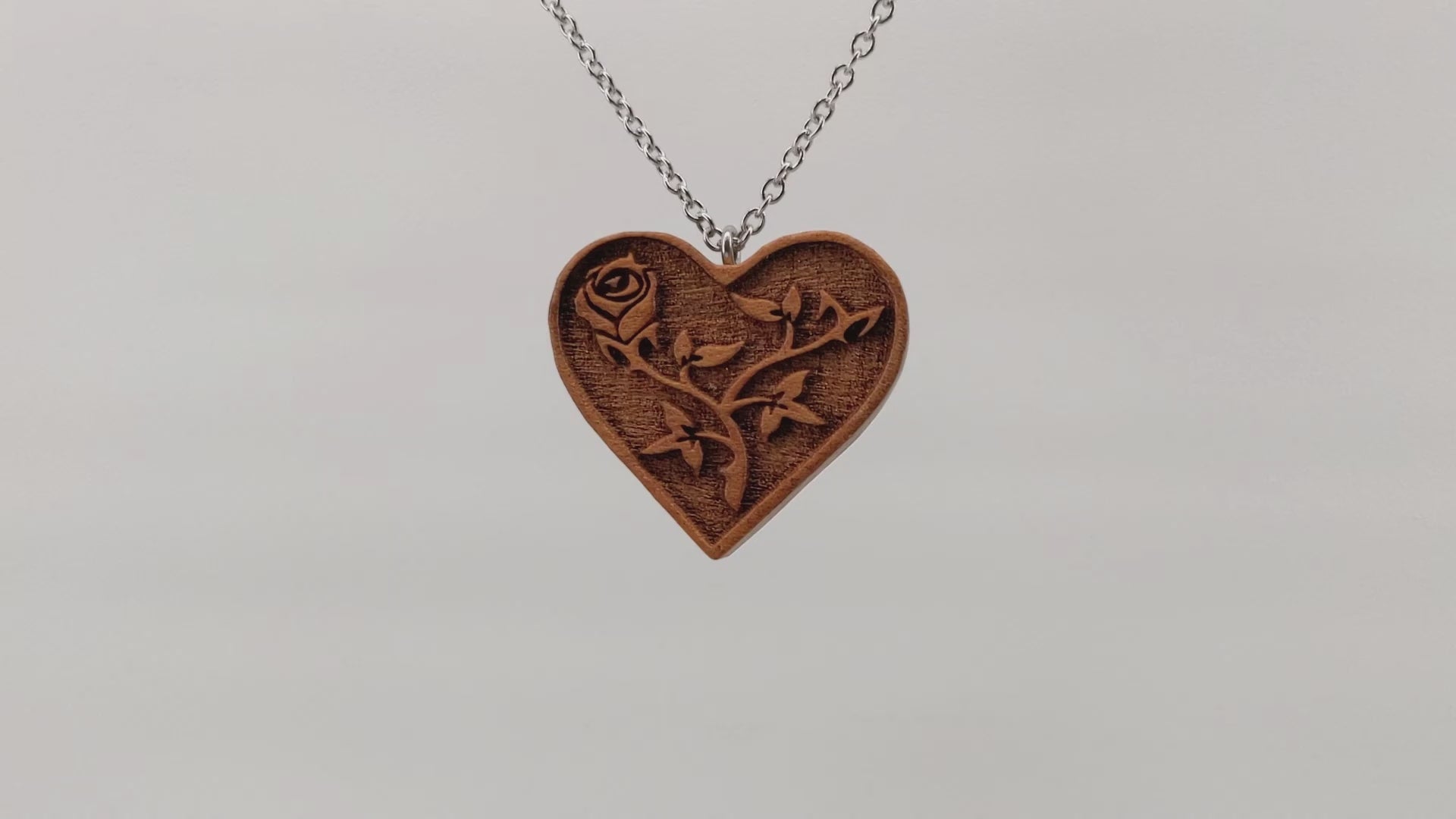 Pin by tottiscarf on حلق خشب | Wooden heart pendant, Wood jewelery, Wooden  jewelery
